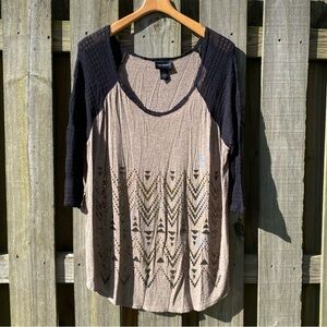 Lane Bryant Raglan/Baseball Style Blouse w/Aztec Embellishment Eyelet Sleeves
